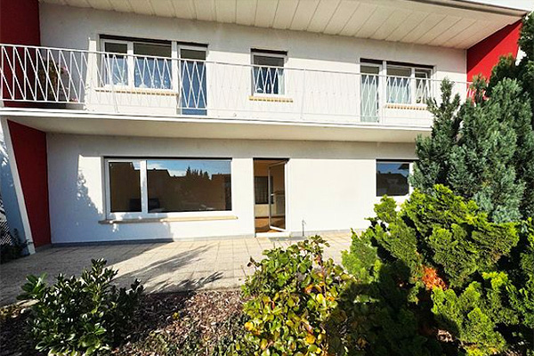 Schöne Gartenwohnung mit Hof & Garage benötigt etwas Liebe zur eigenen Gestaltung