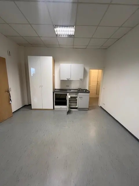 Kleine Einheit für gewerbliche Anmietung für Pendler, Lager, Büro geeignet