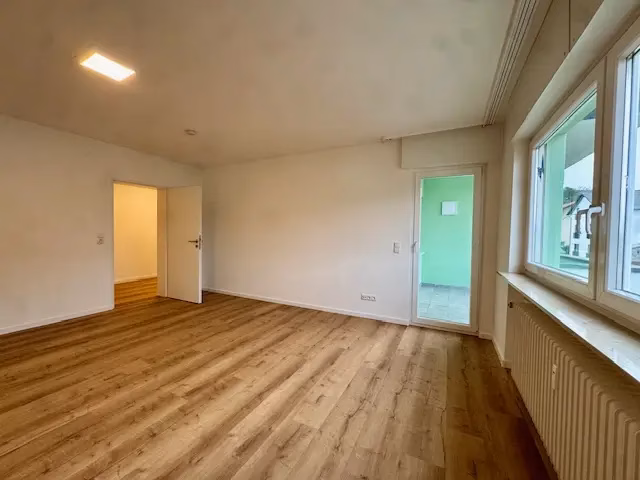 Helle, frisch renovierte 3-Zimmer-Wohnung mit Balkon in schöner Lage von Gelnhausen-Hailer